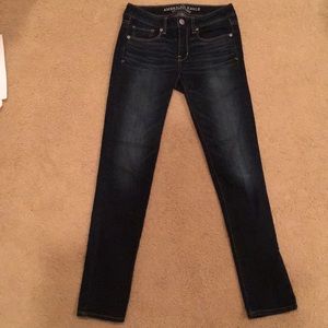 Dark wash American eagle skinny jeans